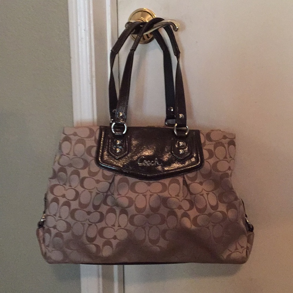 Authentic Coach purse (slightly used)
Firm on price